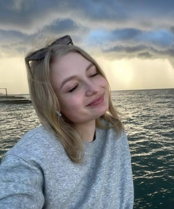 🌟 Я знаю, как доставить удовольствие и утолить твои сексуальные желания. У меня есть все услуги, чтобы ты почувствовался особенным. 💋 Мои возможности безграничны - от классики и орального секса до различных экспериментов и фантазий. 🌈 Я горжусь своей красотой и стройной фигурой, и ты обязательно останешься доволен, ведь я исполню все твои самые сокровенные мечты. 📷 Доверься моим нежным рукам и проведи время с настоящей профессионалкой. ✨ Живу в Москве, и готова встретиться с тобой в любое время. Сделаем нашу встречу незабываемой! 💫 Белла
